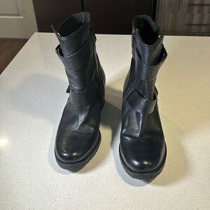 Ladies CLARKS BLACK LEATHER BOOTS WITH BUCKLES